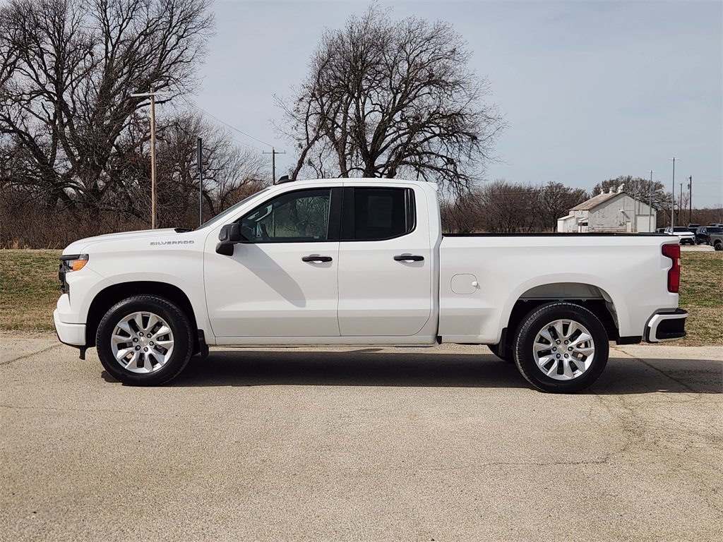 Used 2022 Chevrolet Silverado 1500 Custom image 4