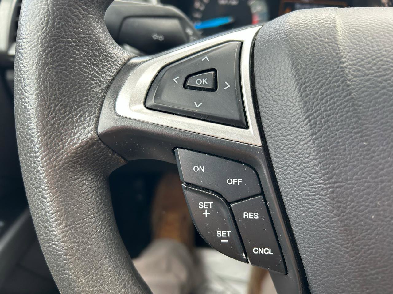 Used 2014 Ford Fusion SE FWD image 18