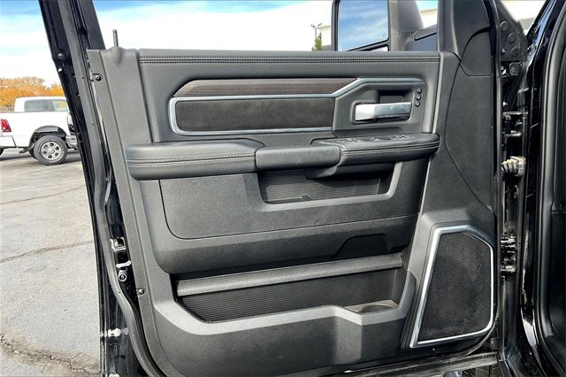 Used 2025 RAM 3500 Laramie image 18