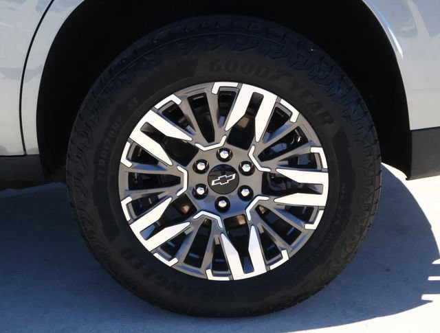 Used 2025 Chevrolet Tahoe Z71 AWD/4WD image 8
