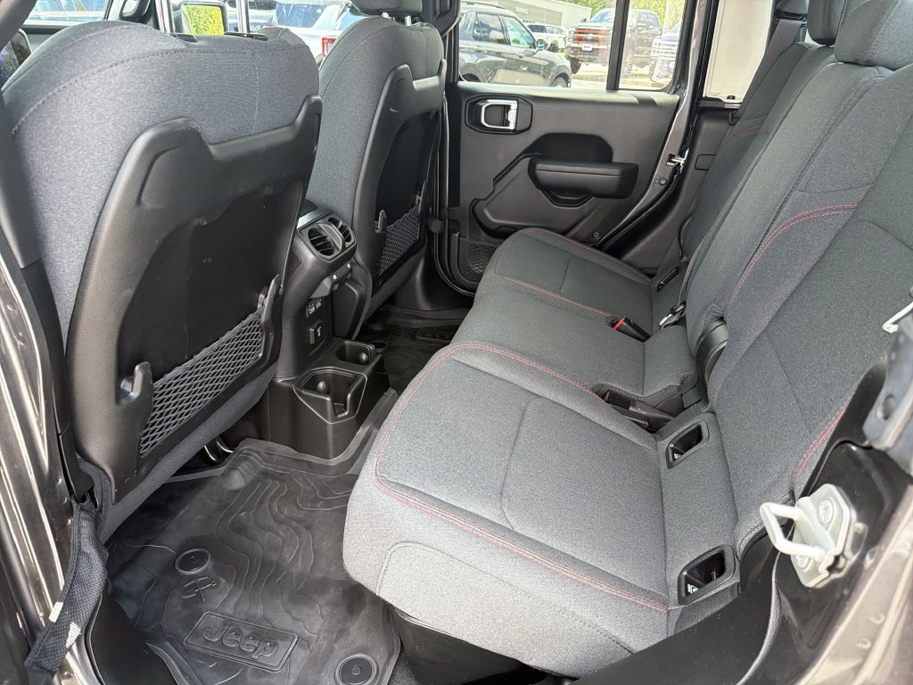Used 2024 Jeep Gladiator Rubicon w/ Technology Group AWD/4WD image 20