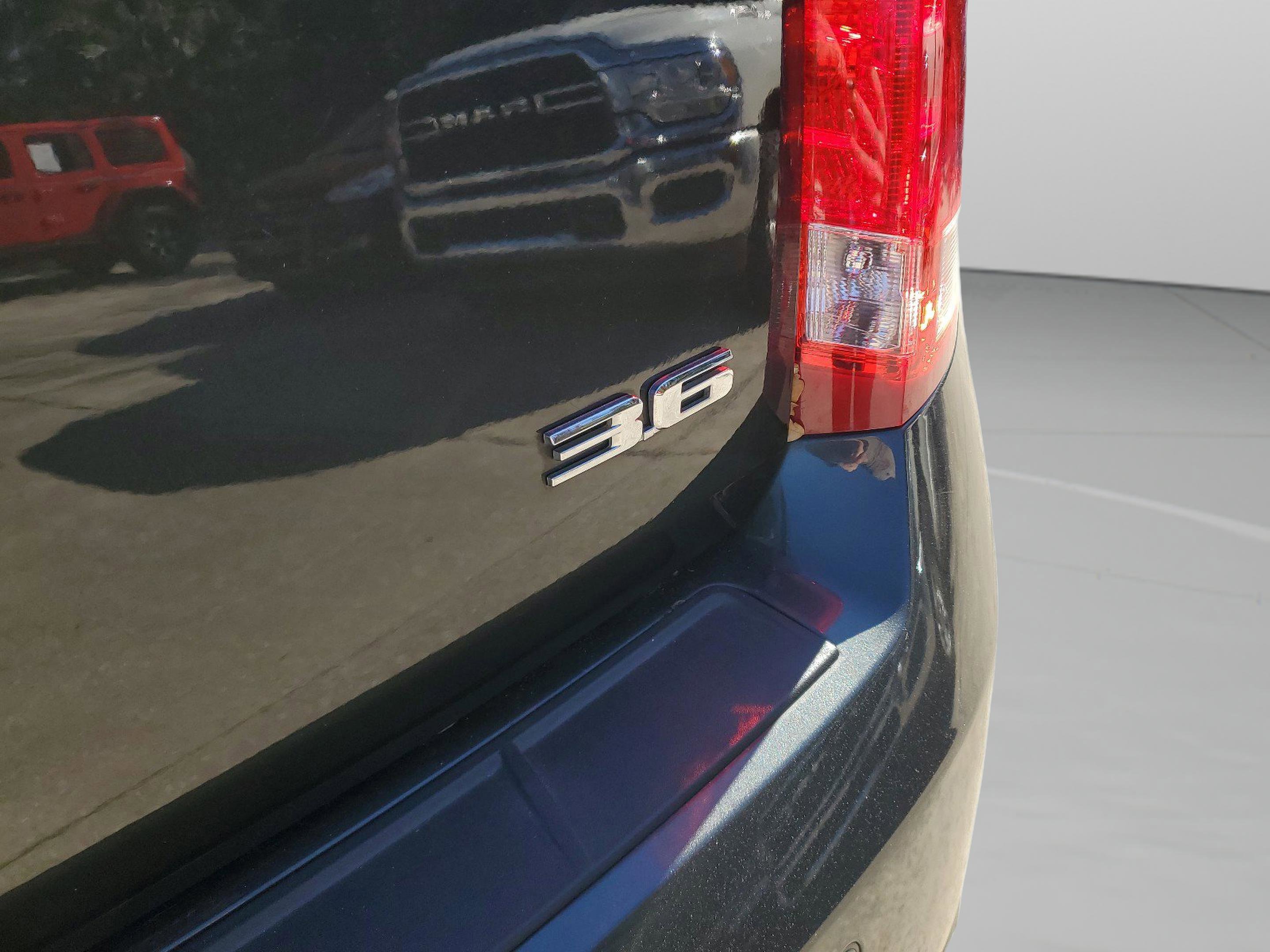 Used 2016 Cadillac SRX Performance w/ Driver Awareness Package image 29