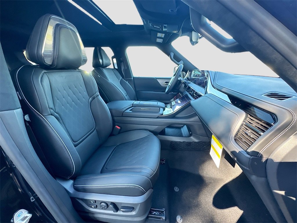 New 2026 INFINITI QX80 Autograph w/ Premium Cargo Package image 32