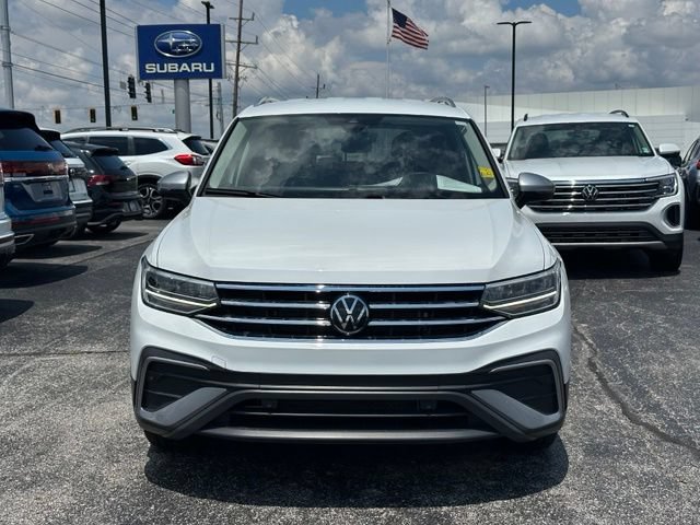 Used 2024 Volkswagen Tiguan Wolfsburg Edition FWD image 2