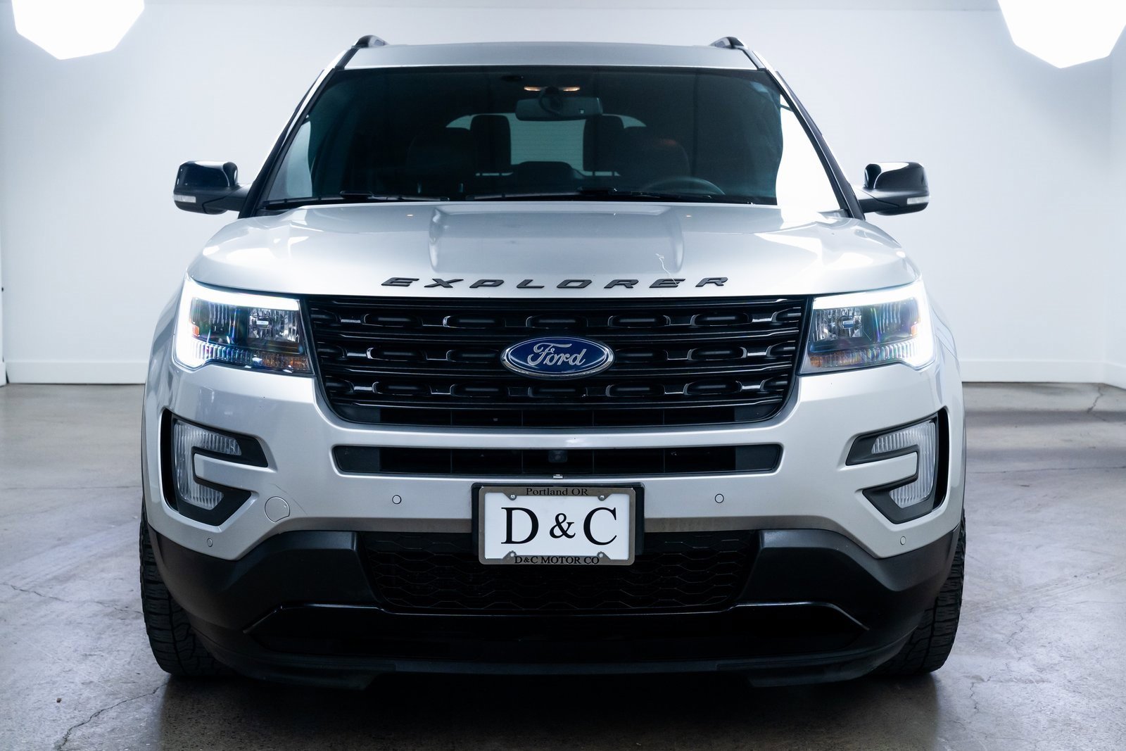 Used 2017 Ford Explorer Sport w/ Equipment Group 401A image 2