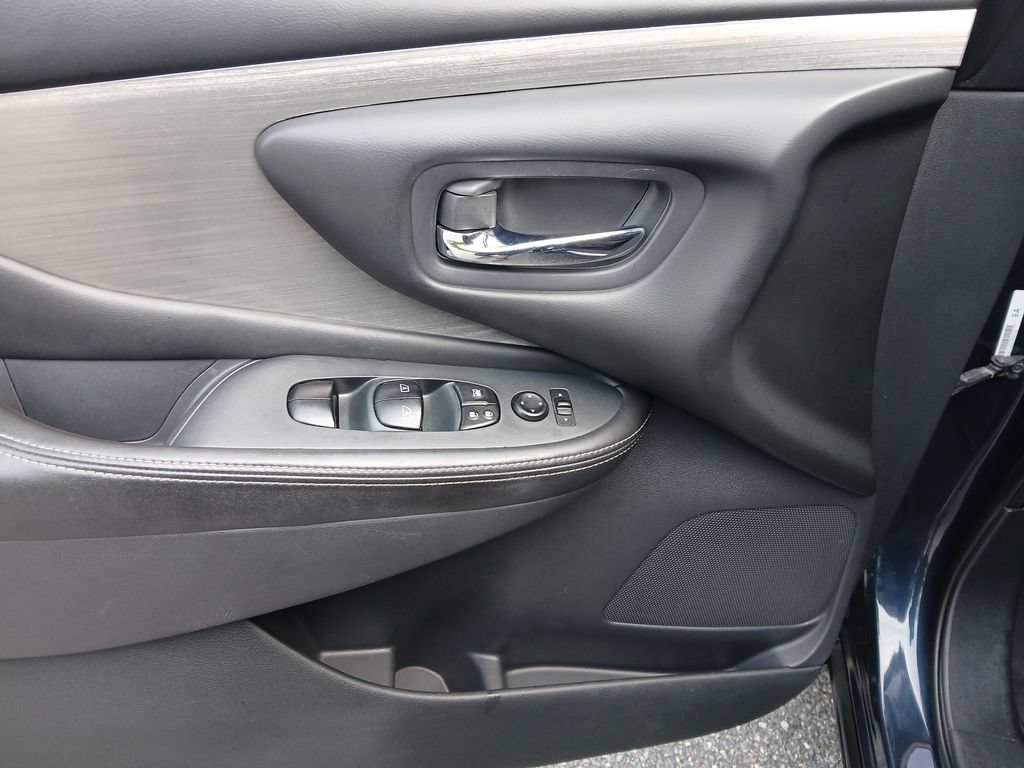 Used 2018 Nissan Murano SV w/ Premium Package AWD/4WD image 13