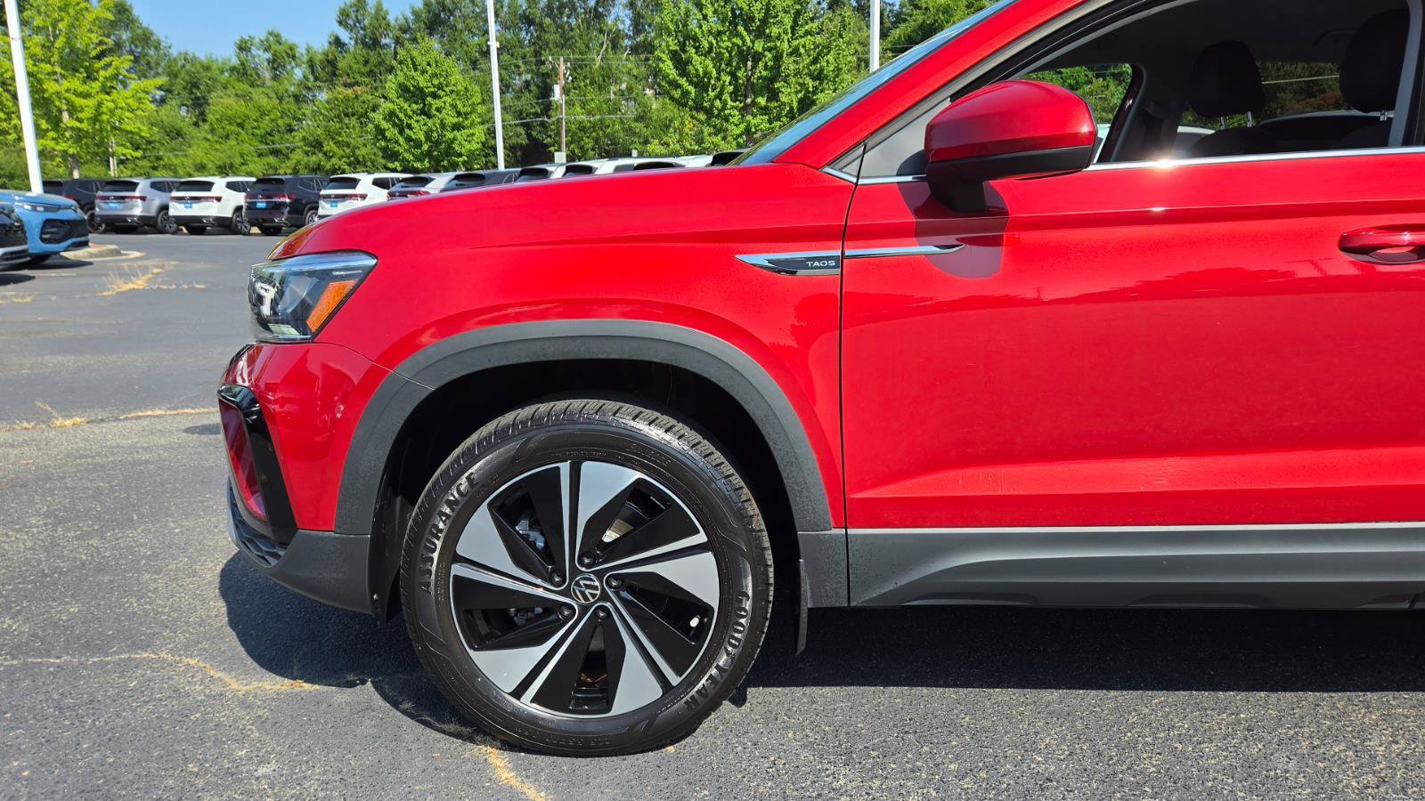 Certified 2024 Volkswagen Taos SE AWD/4WD image 10