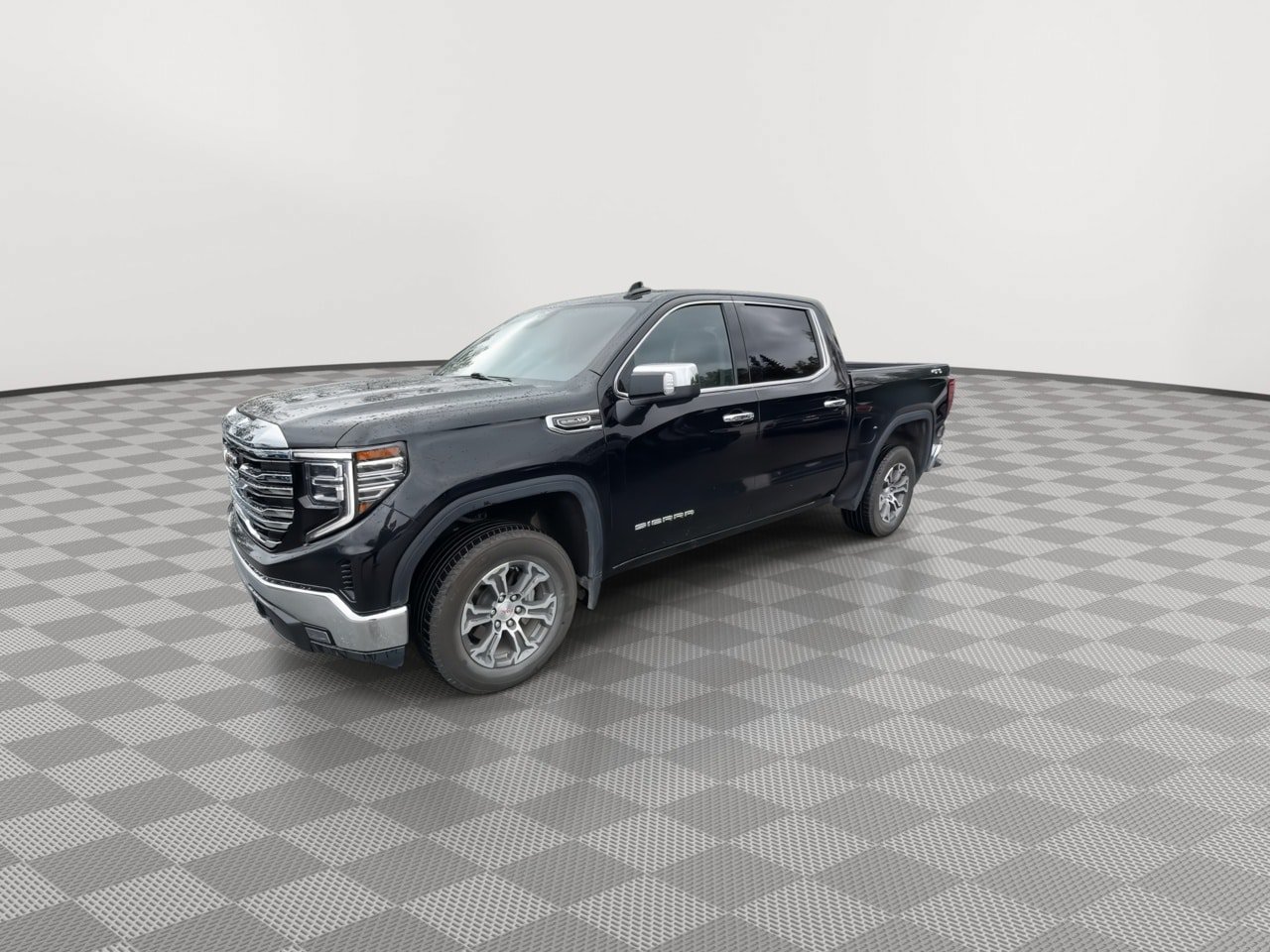 Used 2025 GMC Sierra 1500 SLT AWD/4WD image 4