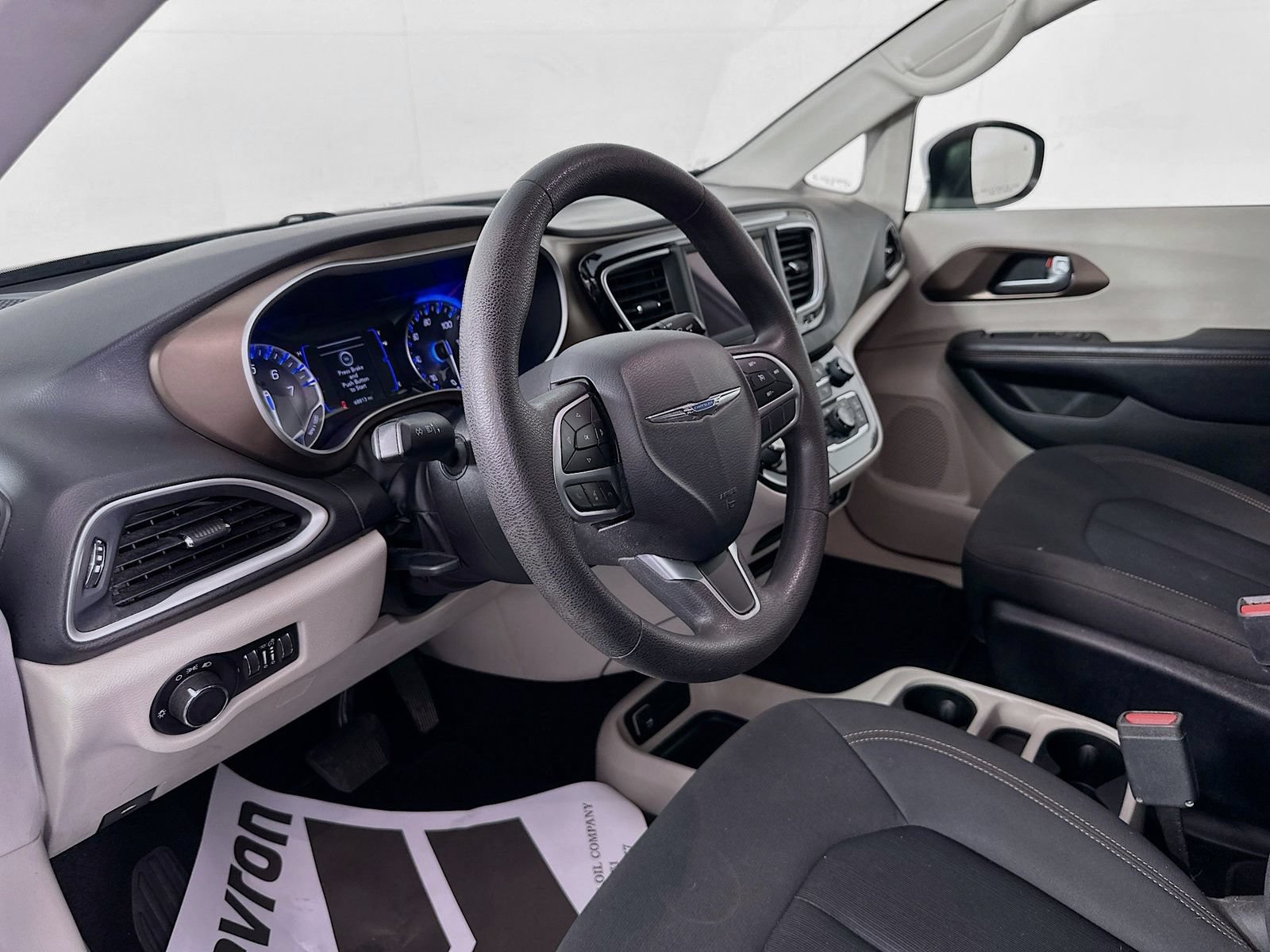 Used 2018 Chrysler Pacifica LX FWD image 9