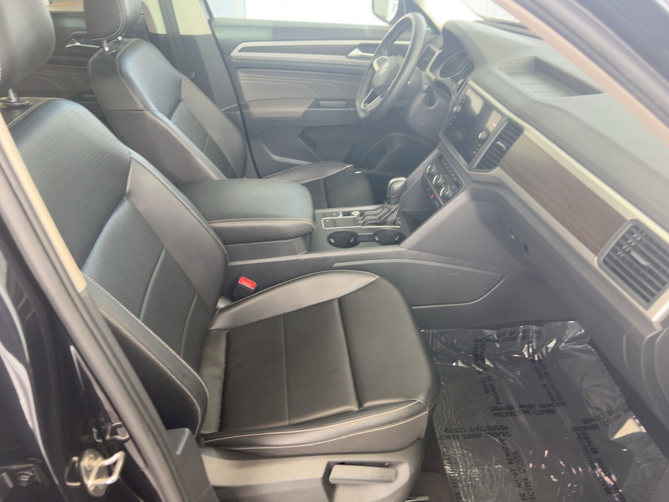 Used 2021 Volkswagen Atlas SE image 31