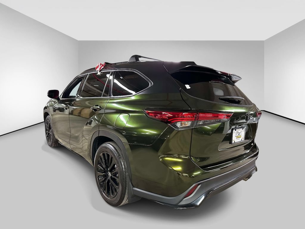Used 2023 Toyota Highlander XSE AWD/4WD image 3