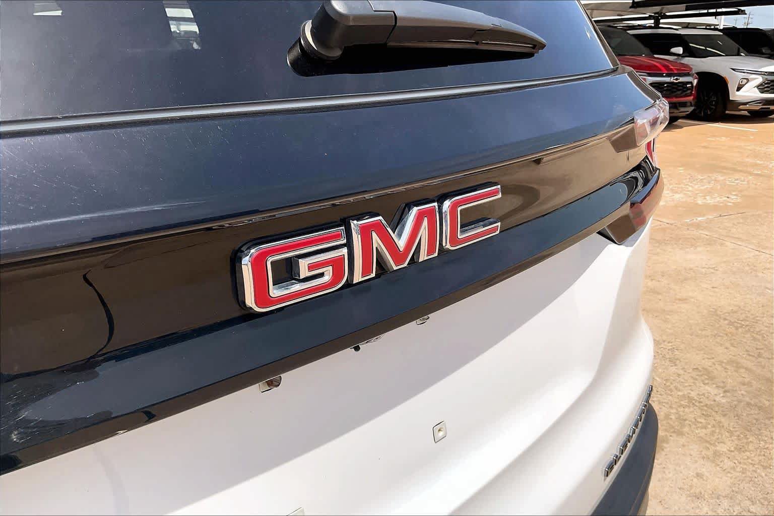 Certified 2025 GMC Acadia Elevation FWD image 30