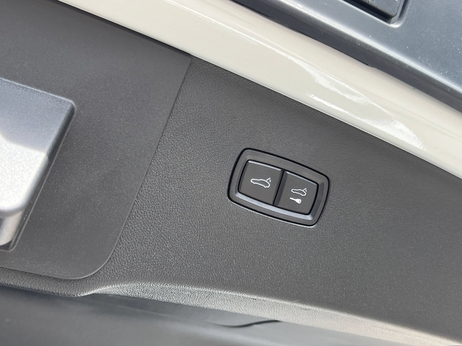 Certified 2023 Porsche Cayenne Turbo AWD/4WD image 22