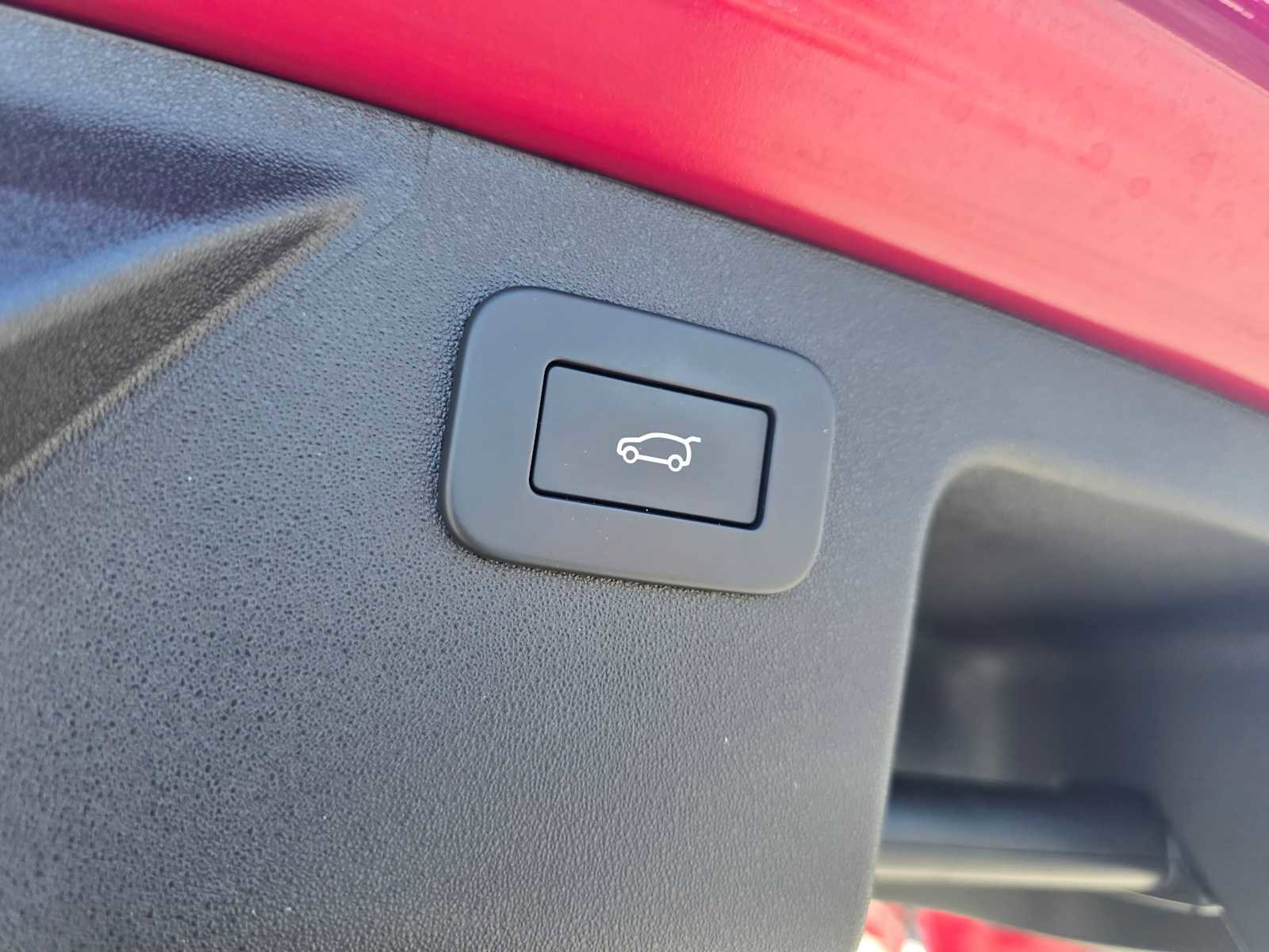 Used 2023 Land Rover Discovery Sport SE image 18