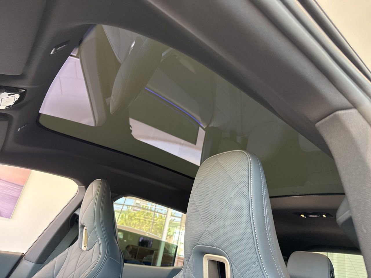 Used 2024 BMW iX xDrive50 w/ Sport Package image 16