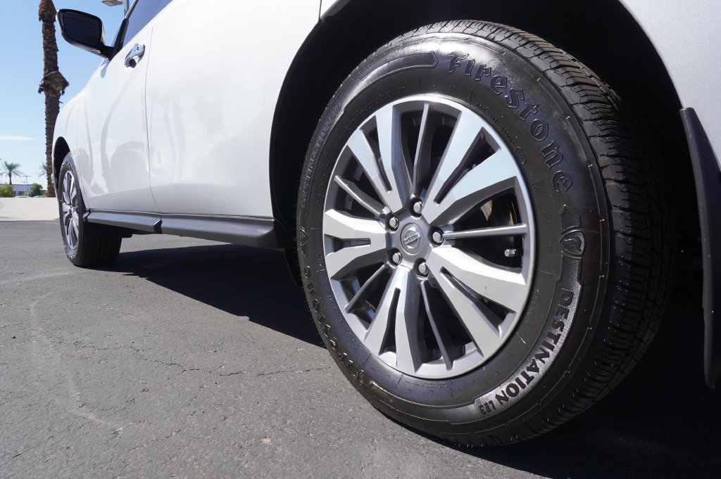 Certified 2020 Nissan Pathfinder SV FWD image 6