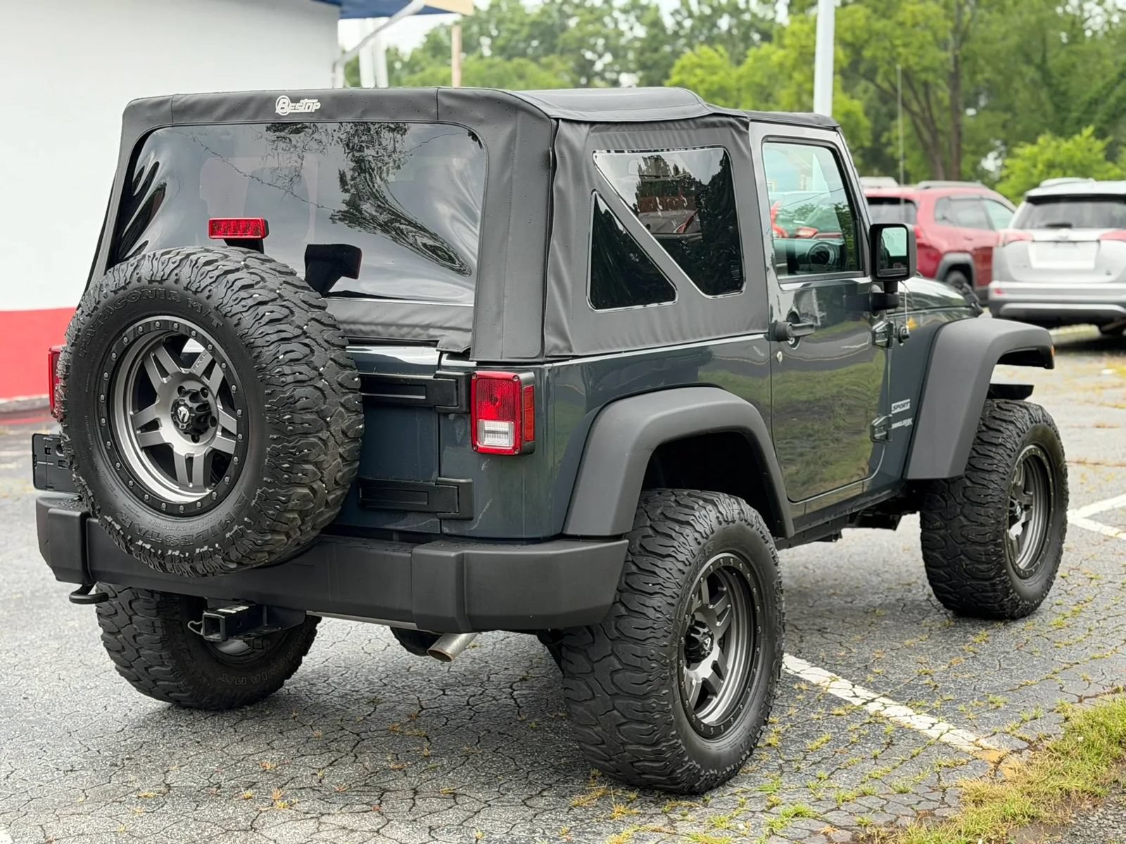 Used 2018 Jeep Wrangler Sport AWD/4WD image 5