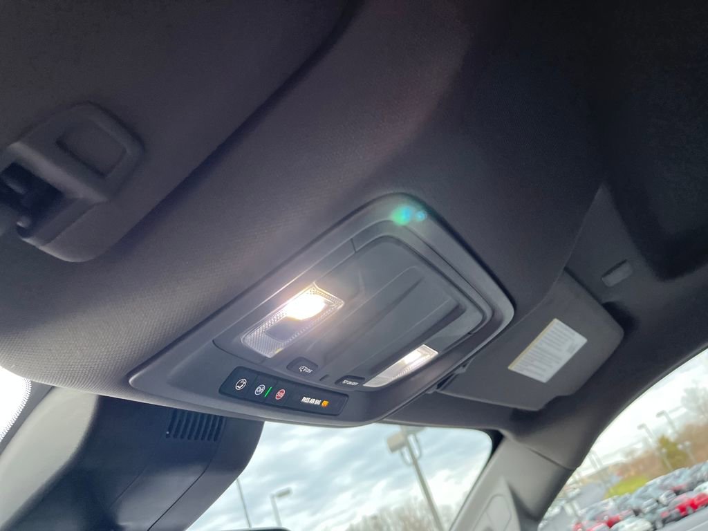 Used 2024 Chevrolet Silverado 2500 Custom w/ Custom Value Package image 17