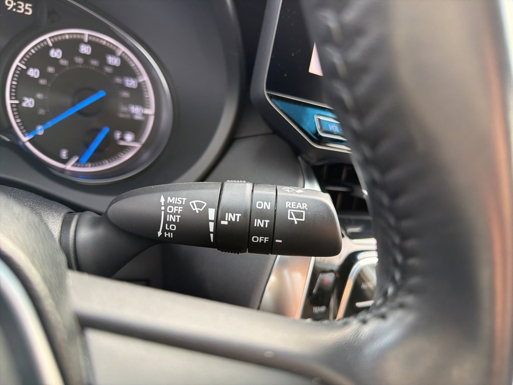 Used 2023 Toyota Venza XLE image 15