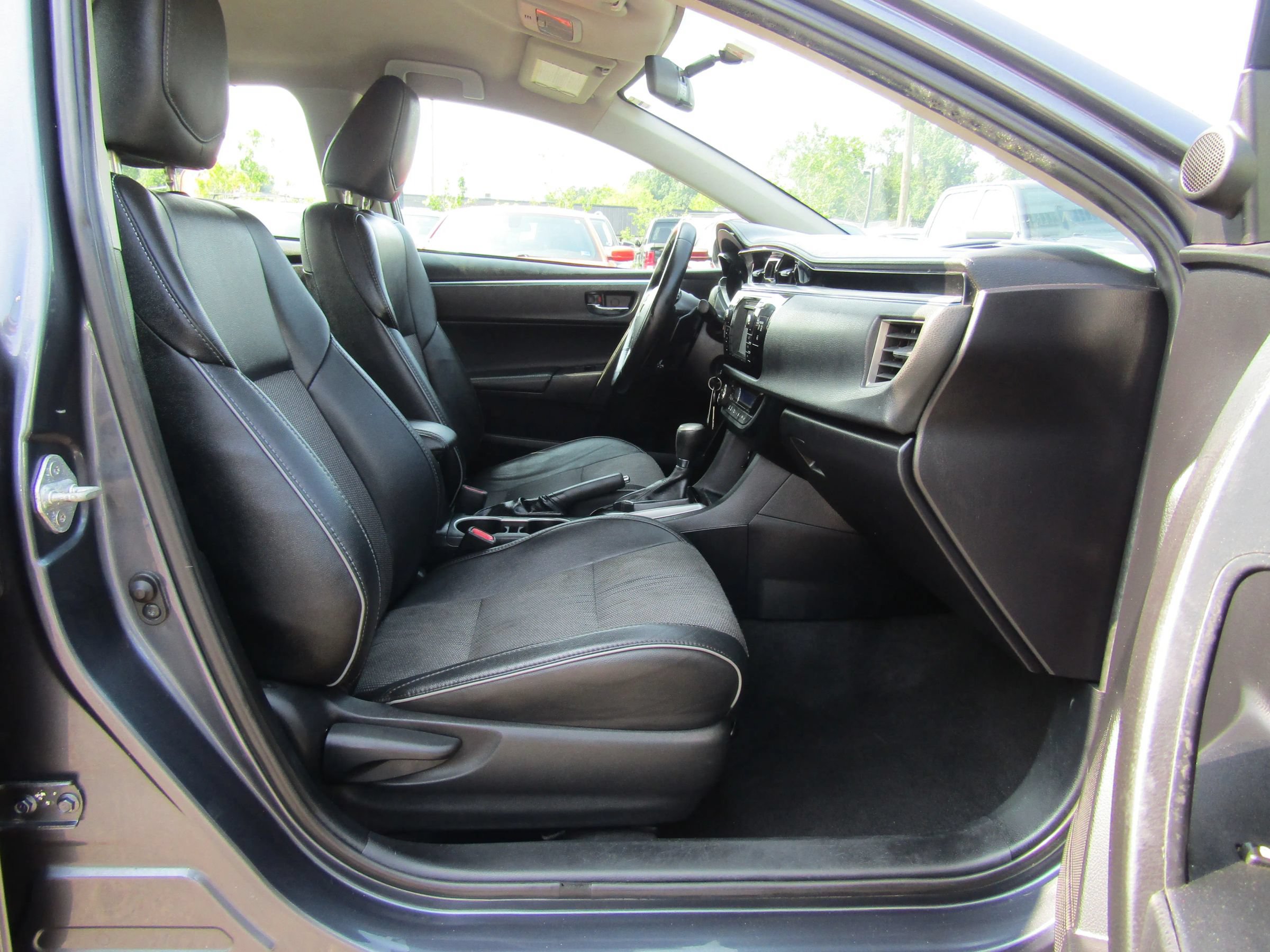 Used 2015 Toyota Corolla S FWD image 14