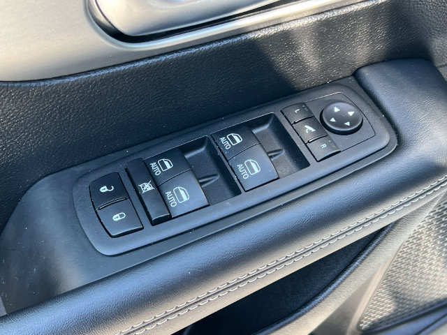 Used 2023 Chrysler Pacifica Limited w/ Uconnect Theater Family Group AWD/4WD image 19