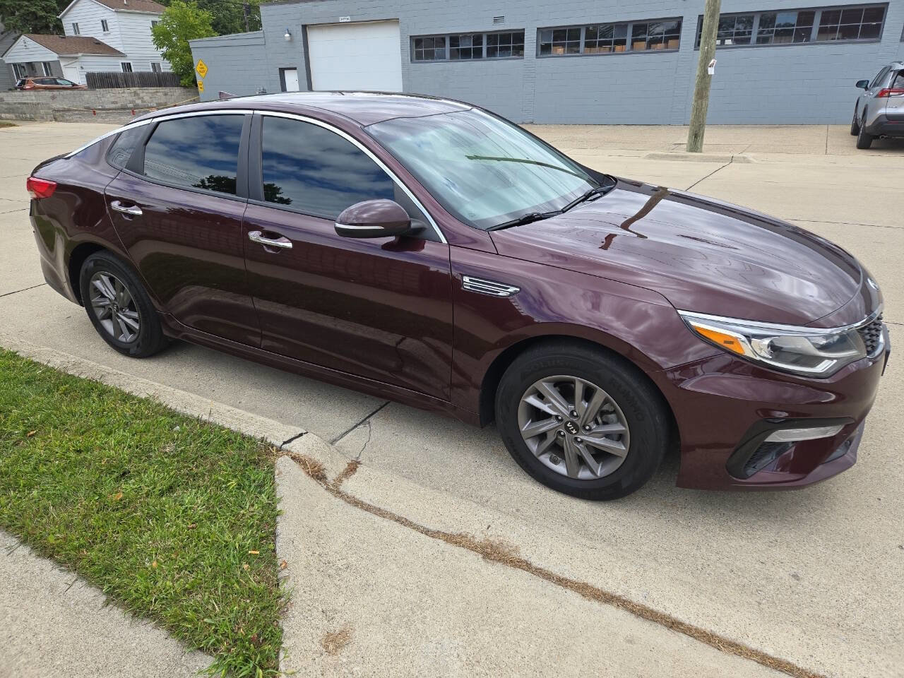 Used 2020 Kia Optima LX image 25