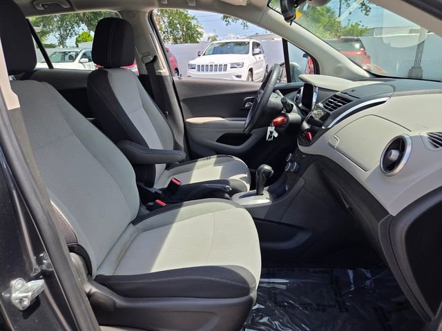 Used 2016 Chevrolet Trax LS w/ LPO, Protection Package FWD image 18