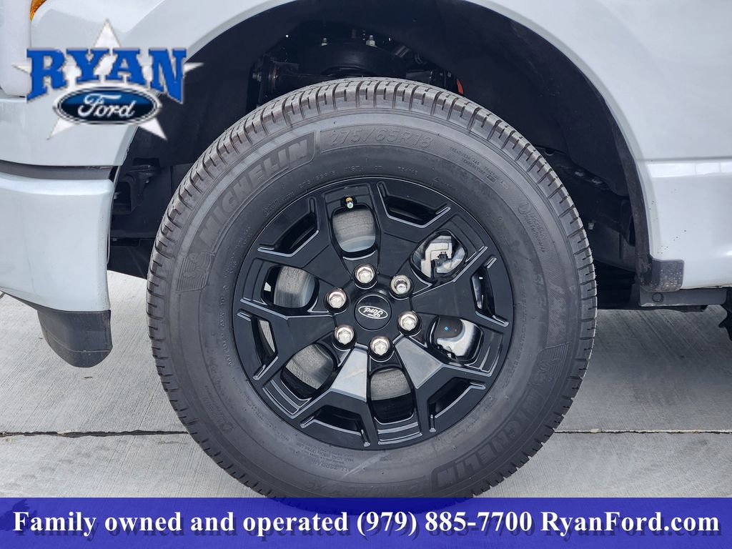 New 2025 Ford F150 Lightning XLT AWD/4WD image 7