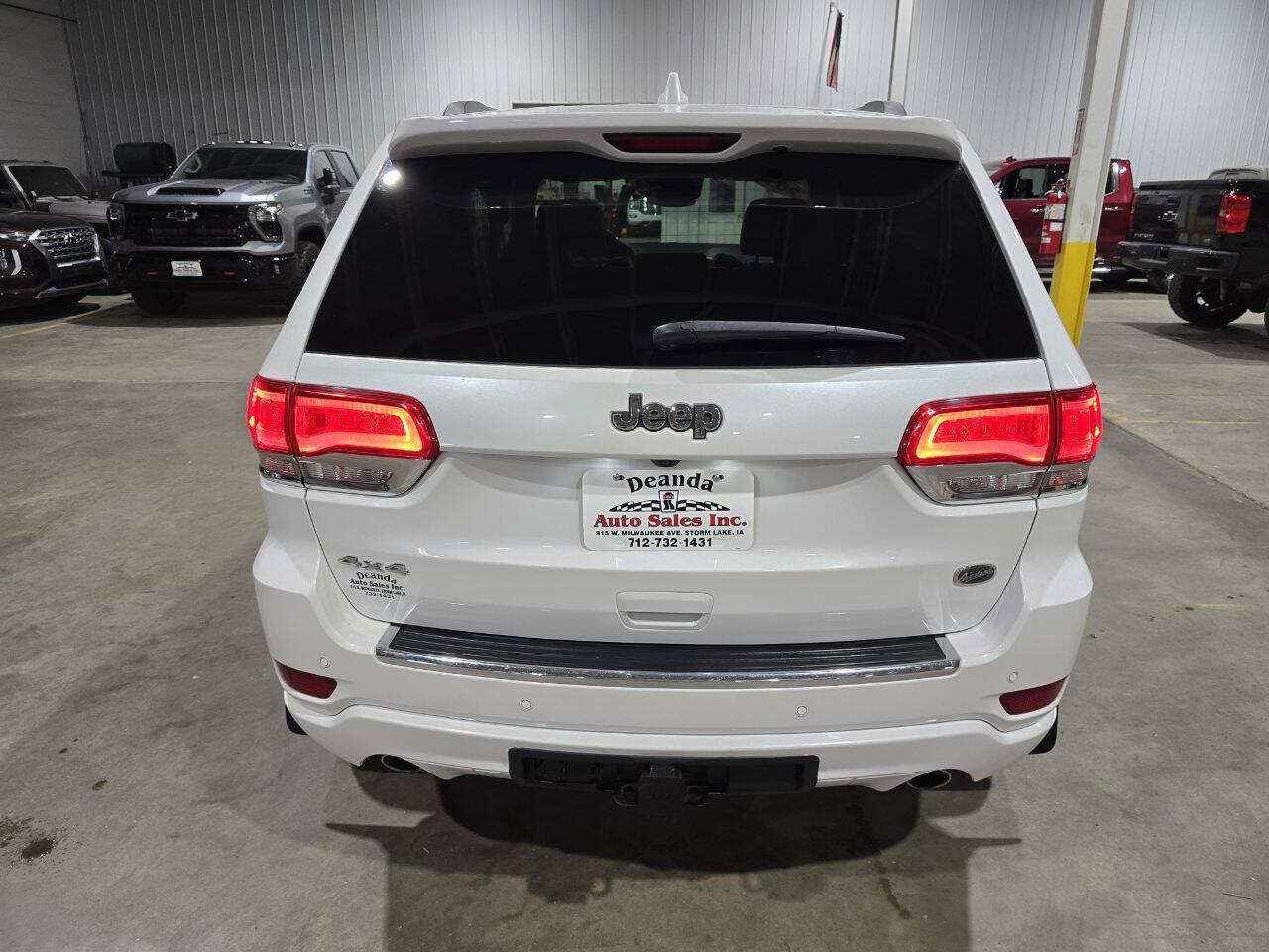 Used 2018 Jeep Grand Cherokee Overland AWD/4WD image 10