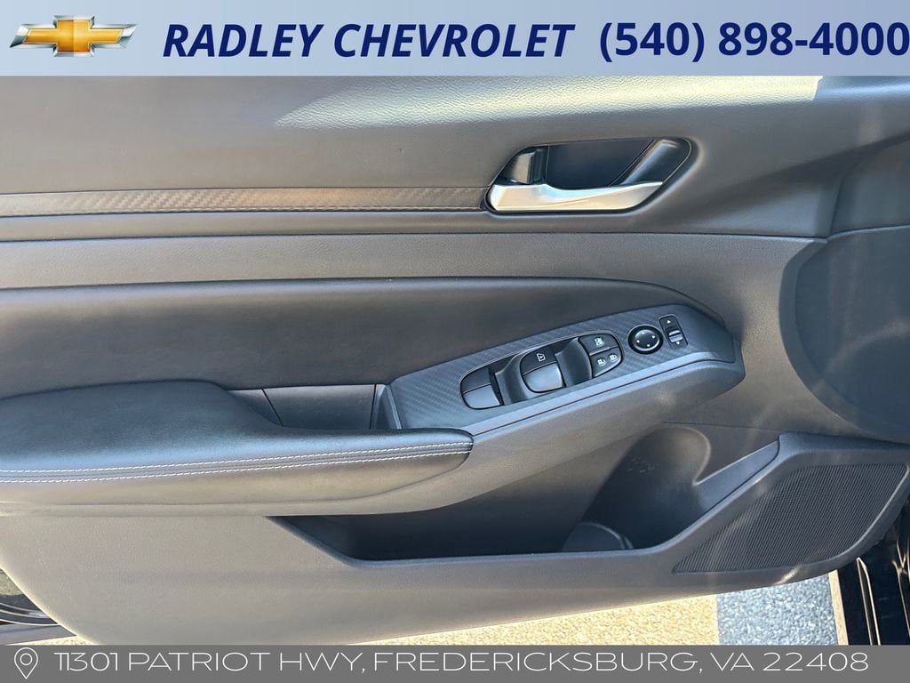 Used 2025 Nissan Altima 2.5 SV FWD image 5