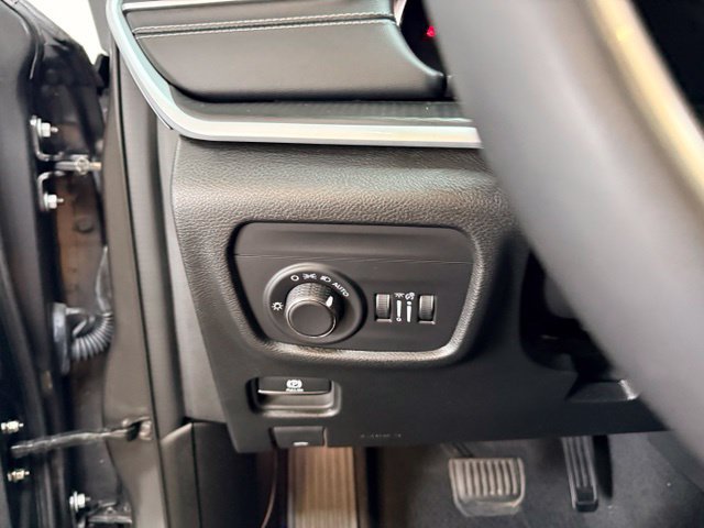 Certified 2024 Jeep Grand Cherokee Altitude AWD/4WD image 18