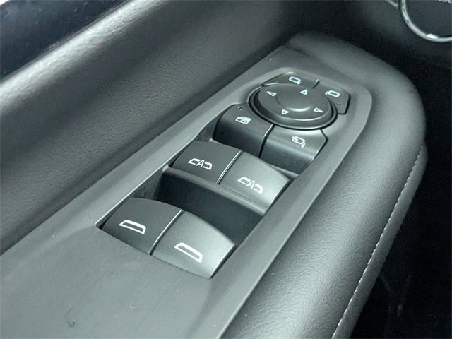 Used 2025 Chevrolet Suburban Z71 w/ Comfort Package image 28