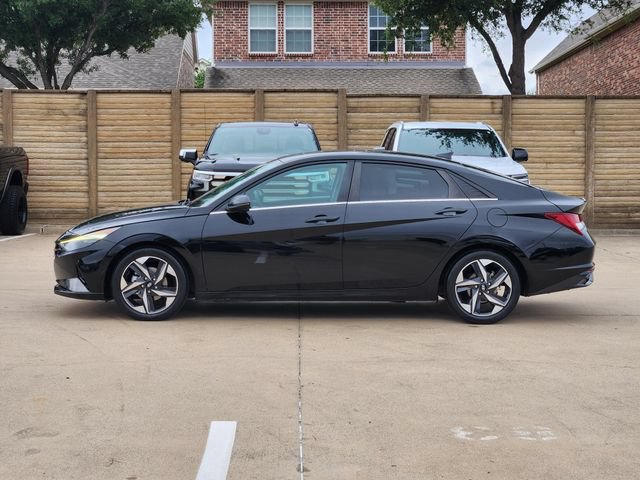 Used 2022 Hyundai Elantra Limited FWD image 13