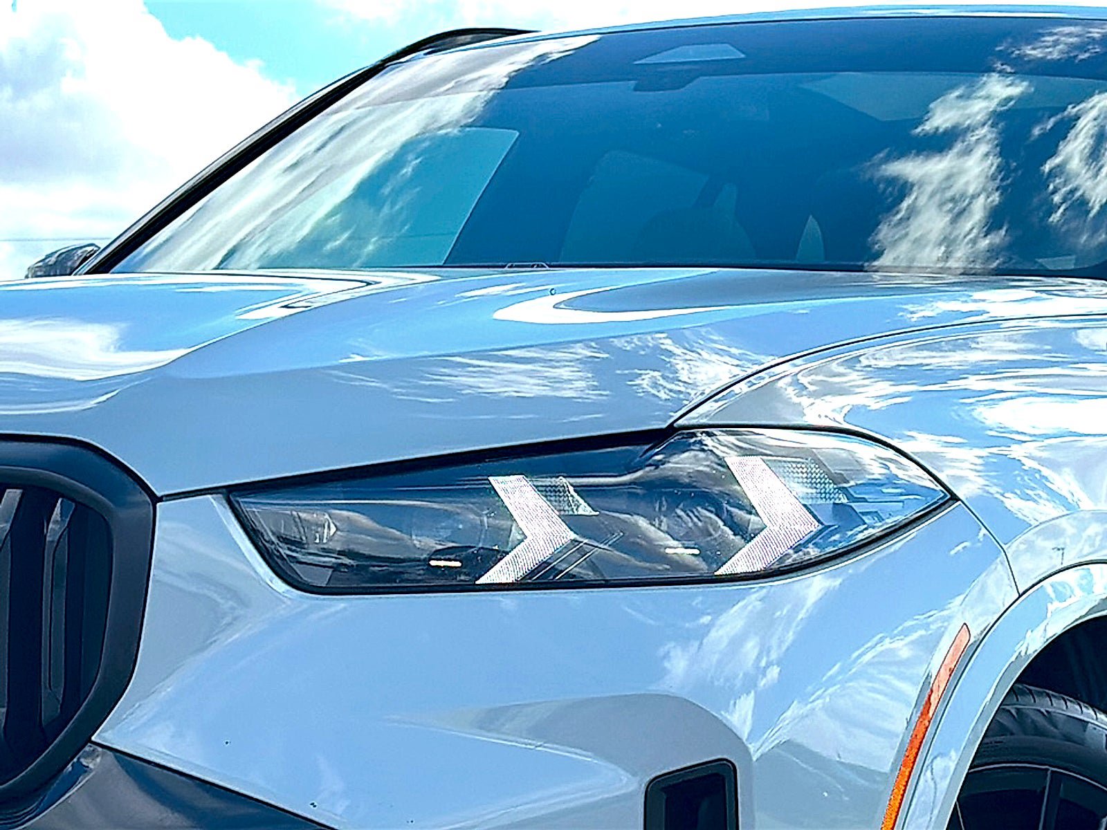 Used 2024 BMW X5 xDrive40i w/ M Sport Package AWD/4WD image 4