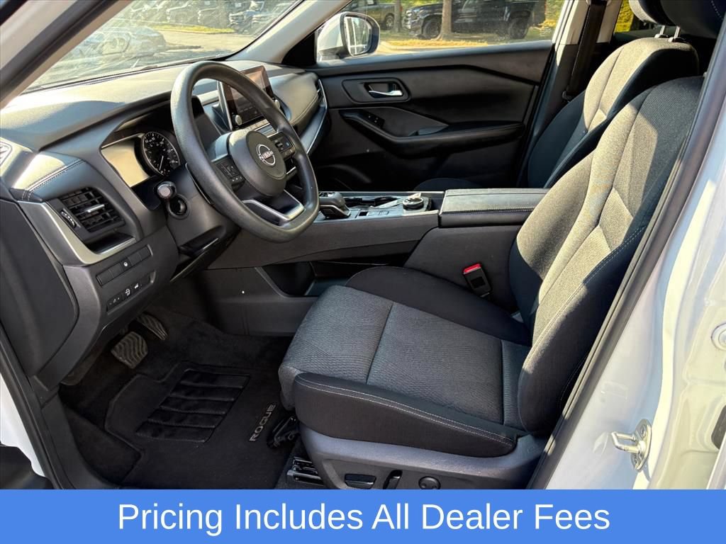 Used 2024 Nissan Rogue SV AWD/4WD image 16
