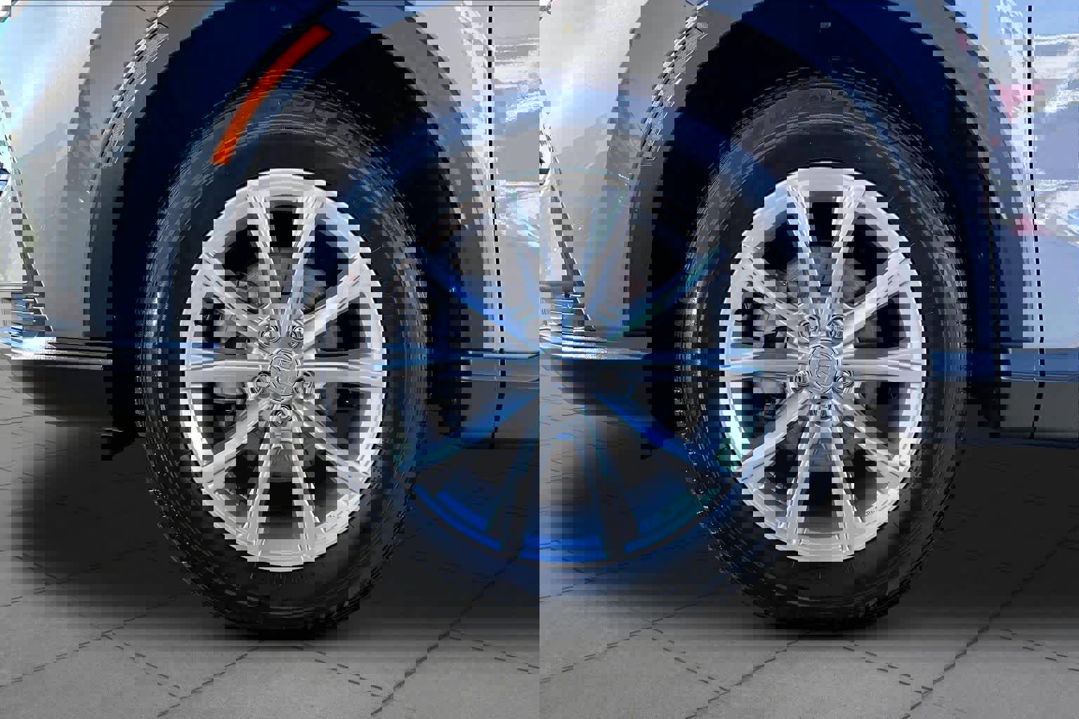 Used 2025 Honda CR-V EX-L image 11