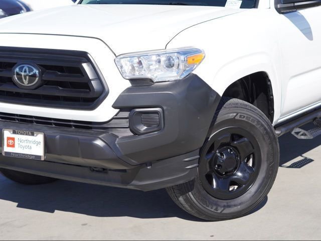Used 2022 Toyota Tacoma SR image 4