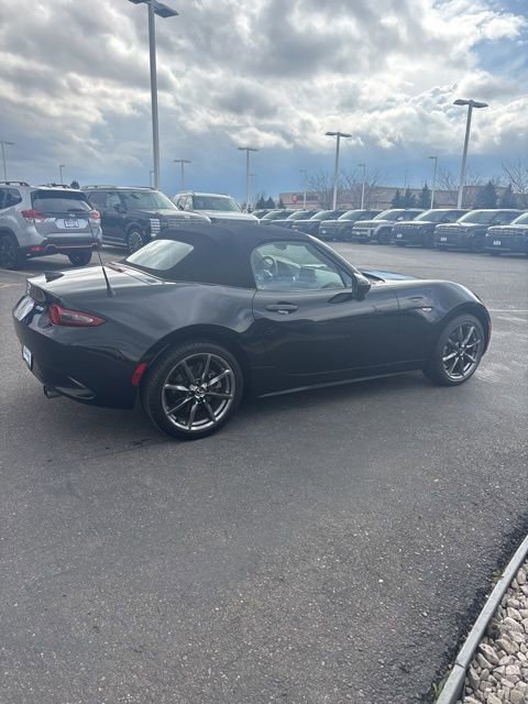 Used 2016 MAZDA MX-5 Miata Grand Touring image 2