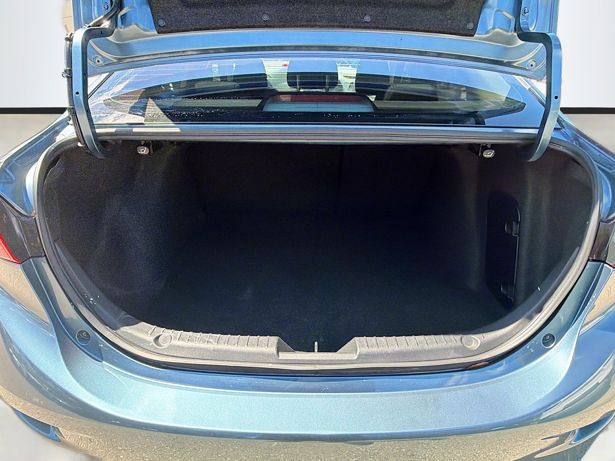 Used 2016 MAZDA MAZDA3 i Sport w/ Preferred Equipment Package image 12