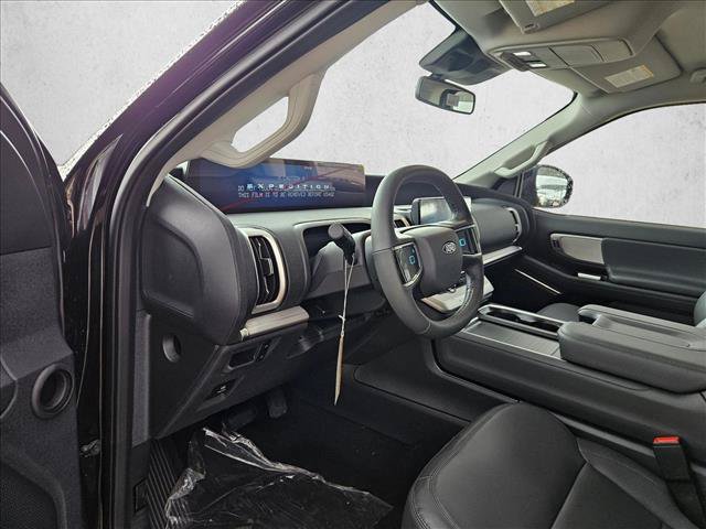 New 2026 Ford Expedition Active RWD image 3