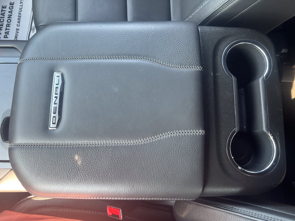 Used 2025 GMC Yukon Denali AWD/4WD image 21
