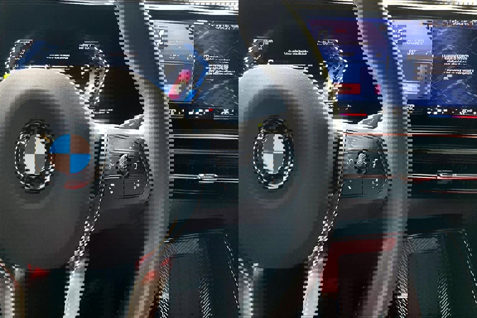 Used 2025 BMW X2 xDrive28i AWD/4WD image 24