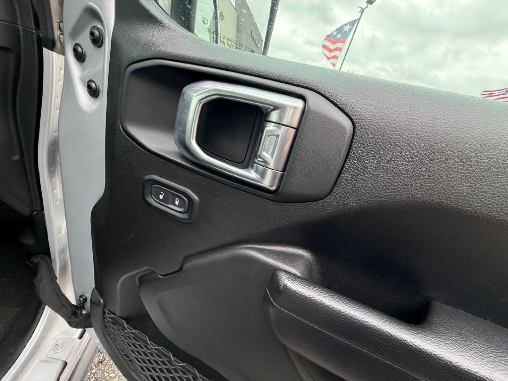 Used 2024 Jeep Wrangler Unlimited Rubicon 4xe AWD/4WD image 39