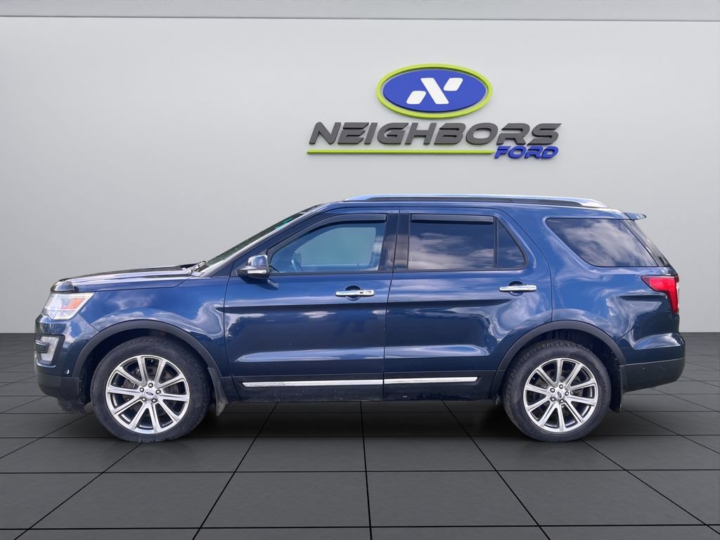 Used 2017 Ford Explorer Limited w/ Equipment Group 301A AWD/4WD image 3