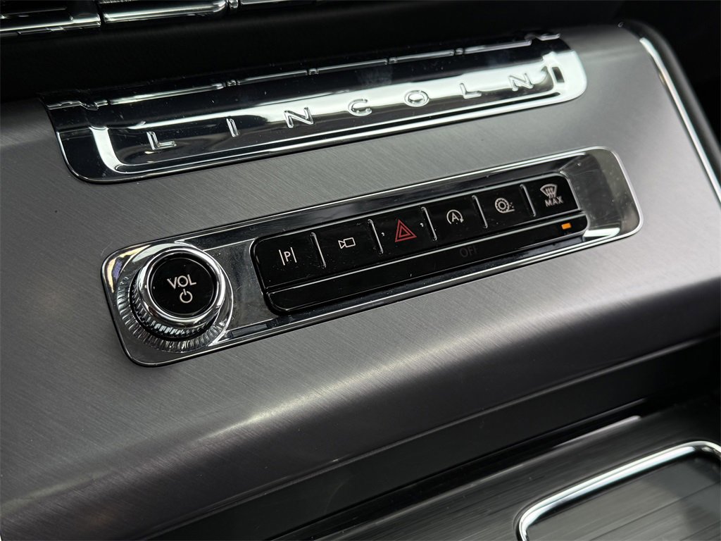 New 2026 Lincoln Aviator AWD image 30