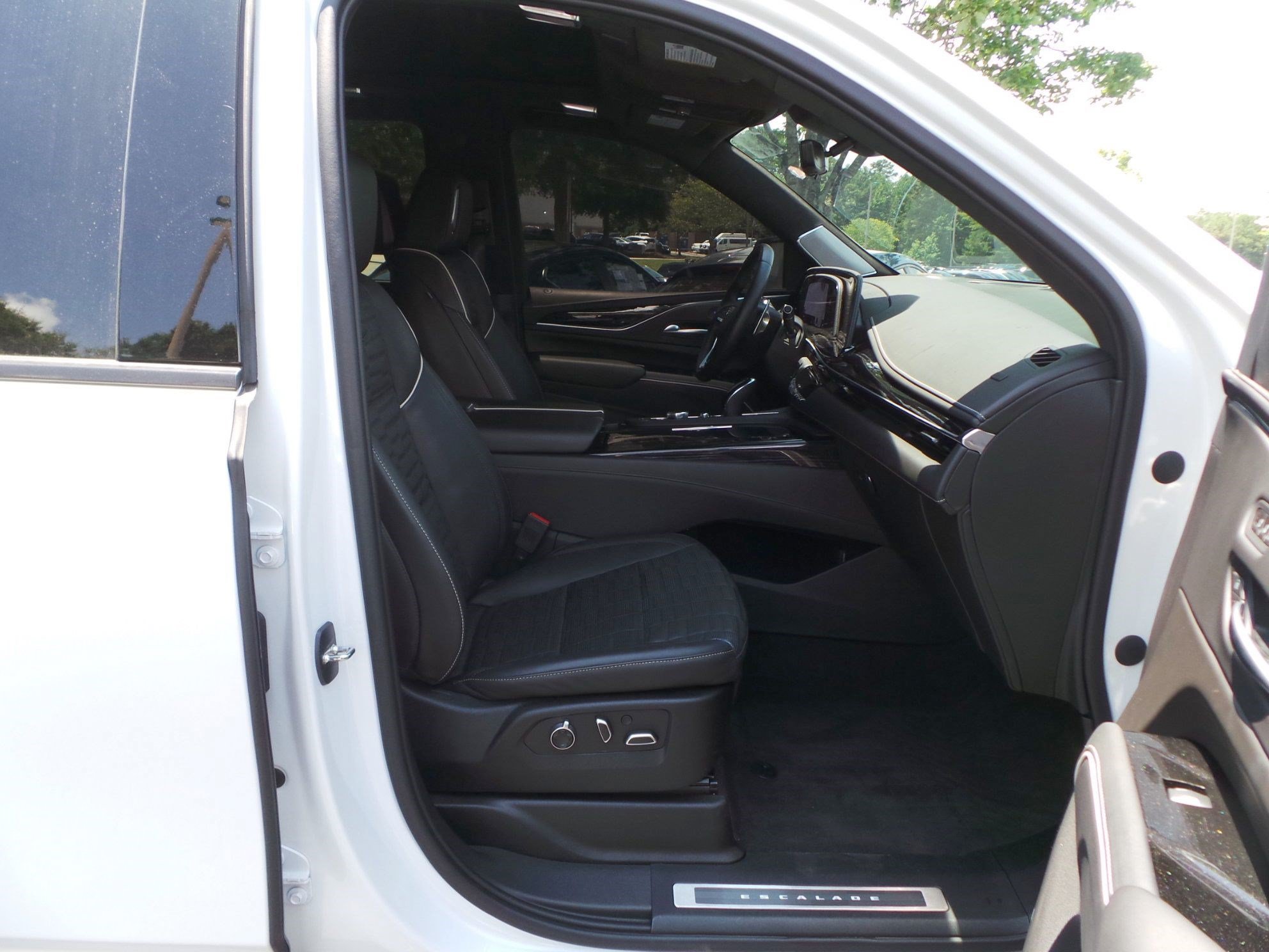 Used 2023 Cadillac Escalade V AWD/4WD image 49