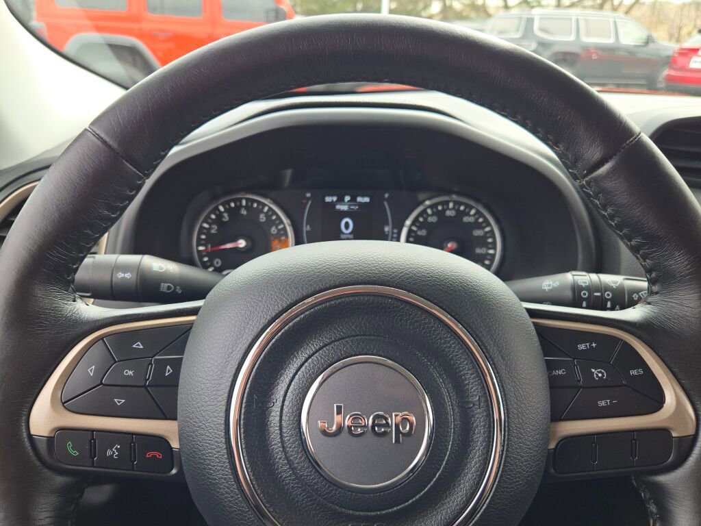 Used 2017 Jeep Renegade Latitude w/ Cold Weather Group image 29