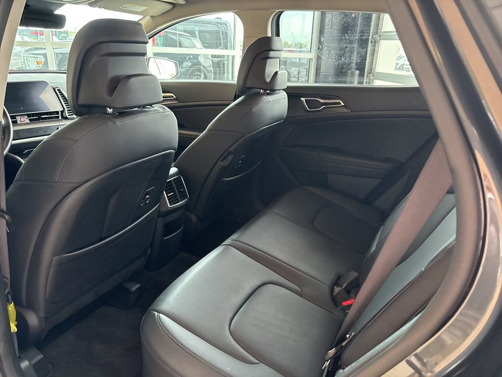 Certified 2023 Kia Sportage EX AWD/4WD image 17