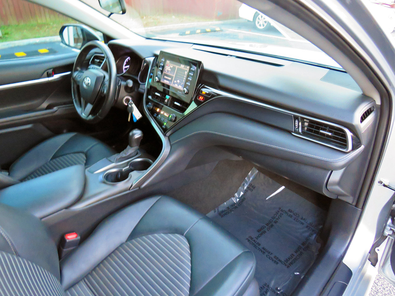 Used 2021 Toyota Camry SE w/ Carpet Mat Package (TMS) image 20