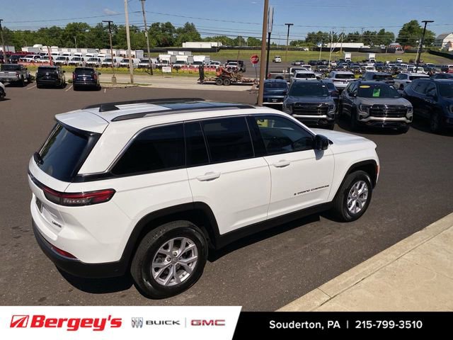 Used 2022 Jeep Grand Cherokee Limited AWD/4WD image 23
